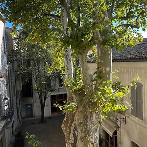 la-charmante-du-palais-des-papes.aixenprovencehotels.org/