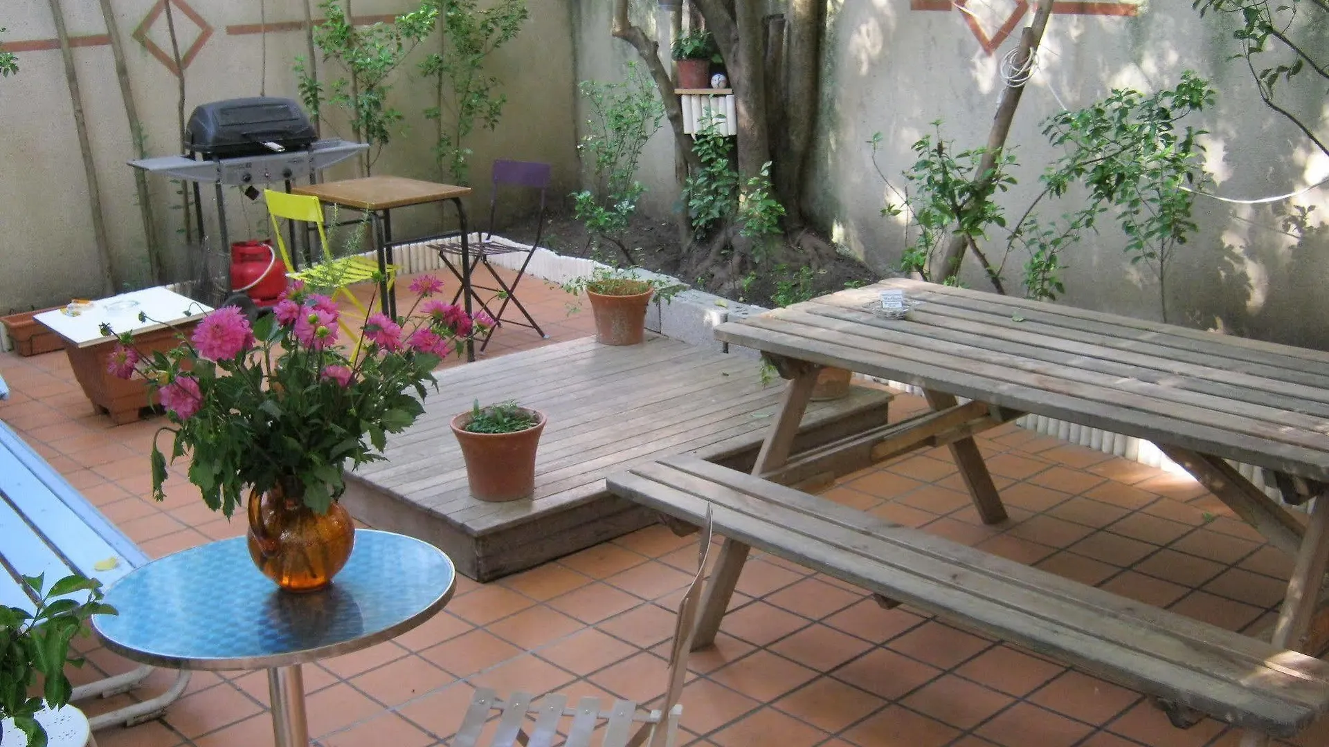 La Petite Auberge De Saint-Sernin Toulouse 0*,