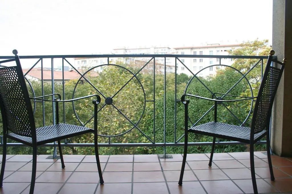 La Petite Auberge de Saint-Sernin Toulouse 0*,