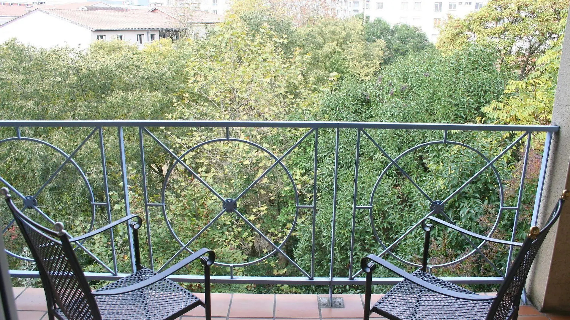 La Petite Auberge de Saint-Sernin Toulouse Hostel