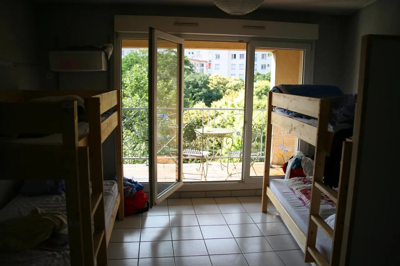 La Petite Auberge de Saint-Sernin Toulouse Hostel